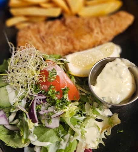 Croquettes de fromage et salade